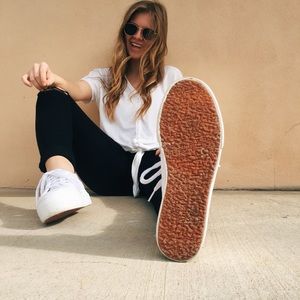 Meet your Posher, Victoria